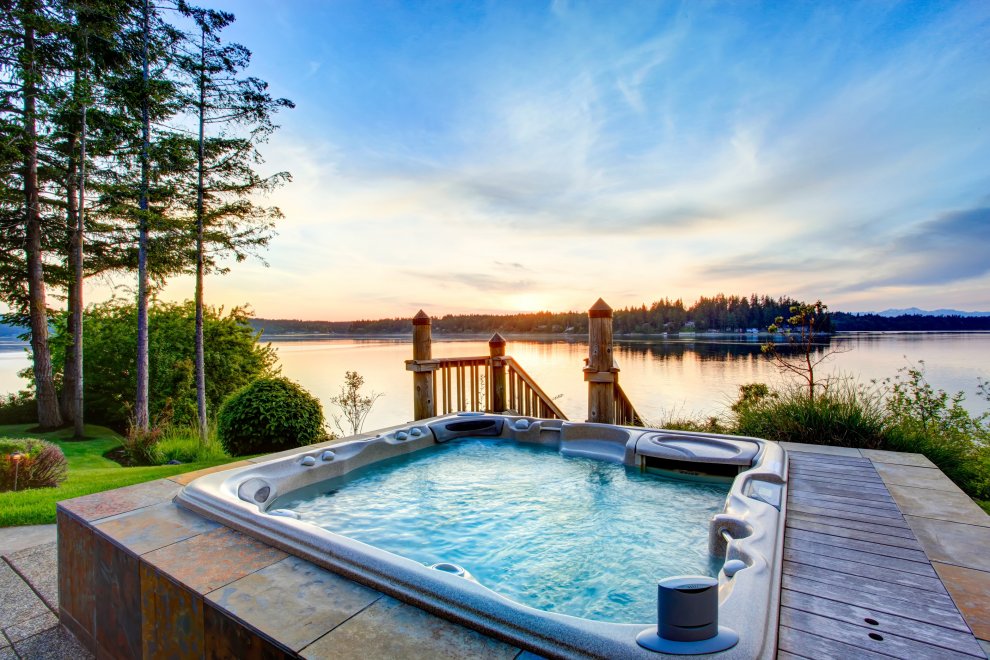 Difference Between a Jacuzzi, a Hot Tub, and a Spa